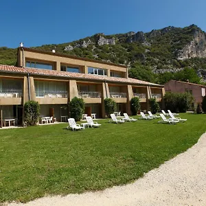 Aparthotel Vacancéole - Le Domaine De Chames - Pont D'arc, Vallon-Pont-dʼArc